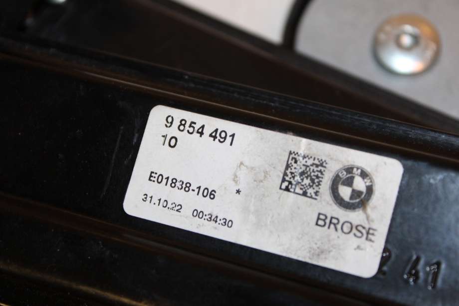 Ruteheis til BMW i4 2021-->> (G26) (G26) (BMW|51 35 5 A41 AD1|)