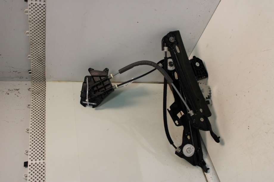 Ruteheis til BMW i4, 2021-->> (G26) (G26) (BMW|51 33 5 A41 AC8)