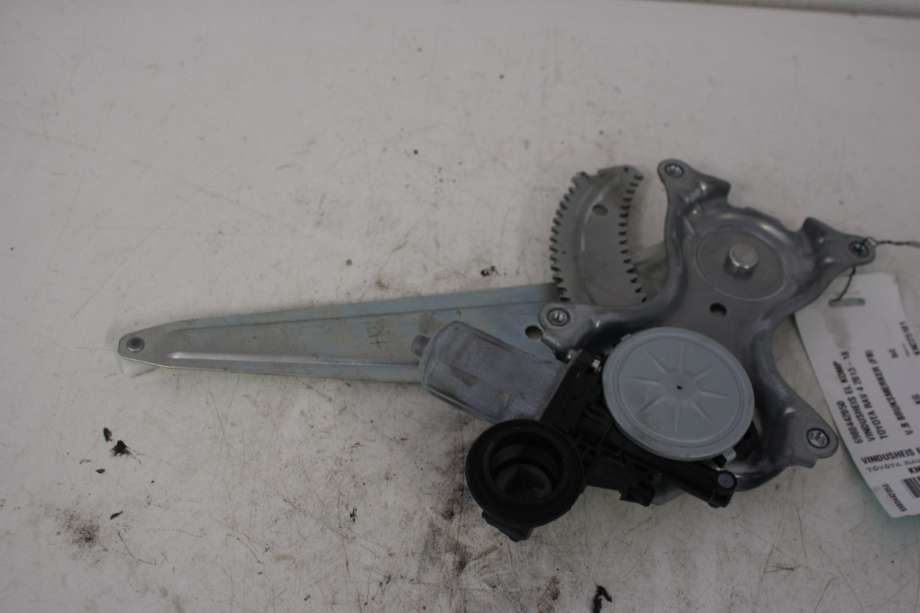 Ruteheis venstre bak til Toyota RAV4 2013-2015 (Type IV, Fase 1)  (TOYOTA|6980442050|)