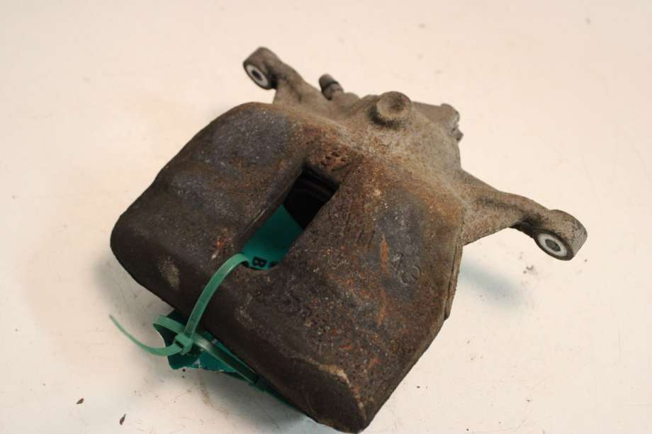 Bremsecaliper høyre foran til VW Caddy 2015-2020 (Type III, Fase 3) (VOLKSWAGEN|8V0 615 124|)