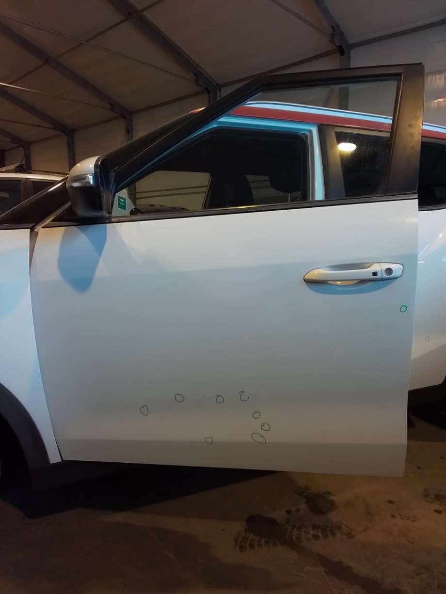 Dør venstre foran til SsangYong Tivoli 2016-->> (SSANGYONG|)