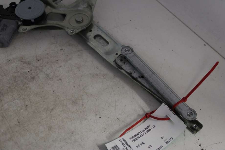 Ruteheis venstre foran til Toyota RAV4 2009-2013 (Type III, Fase 2)  (TOYOTA|6980252080|)