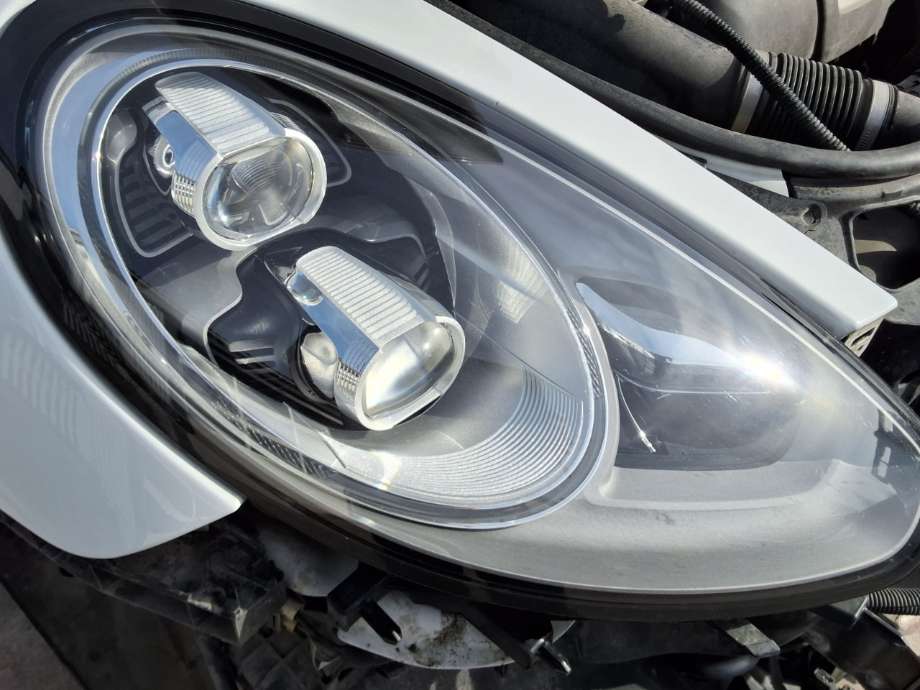 Frontlykt høyre halogen til Porsche Panamera 2009-2017 (Type I) (970) (970) (PORSCHE|970 631 172 54|)