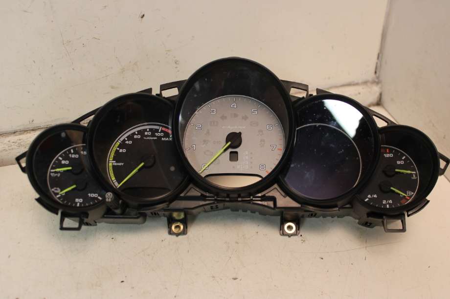 Instrumentpanel til Porsche Panamera 2009-2017 (Type I) (970) (970) (PORSCHE|970 641 164 56|)