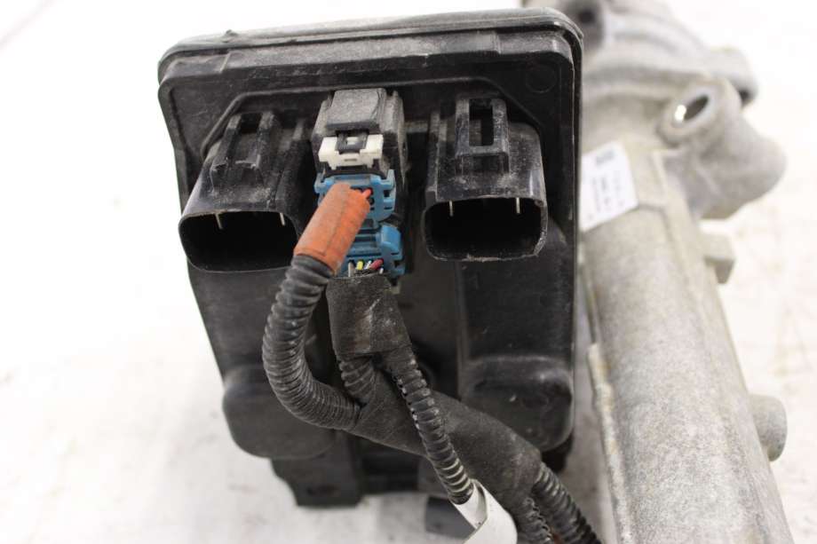 Tannstang elektrisk til Tesla Model 3 2018-2023 (Fase 1)  (TESLA|1044831-00-F|)
