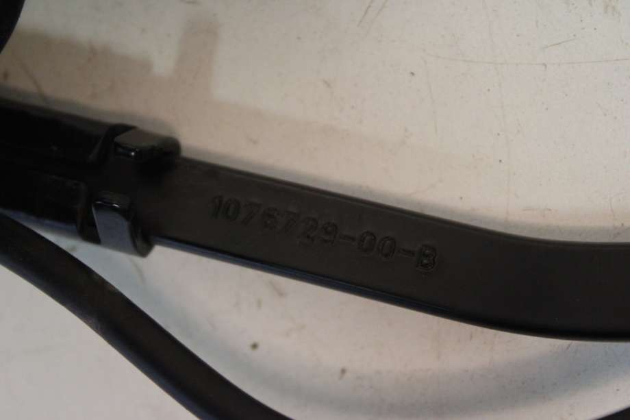 Viskerarmer frontrute til Tesla Model 3 2018-2023 (Fase 1)  (TESLA|1076729-00-B|)