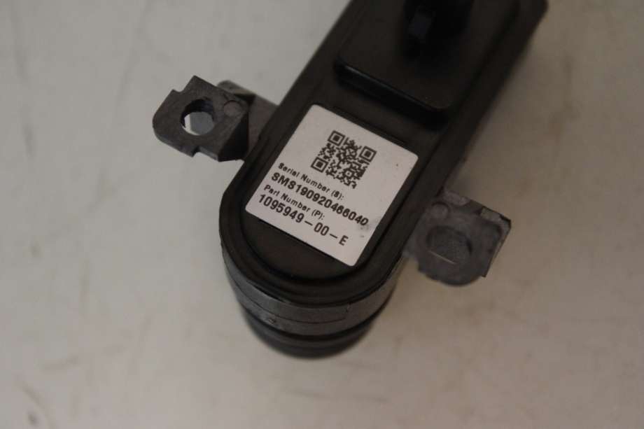Kamera til Tesla Model 3 2018-2023 (Fase 1)  (TESLA|1095949-00-E|)