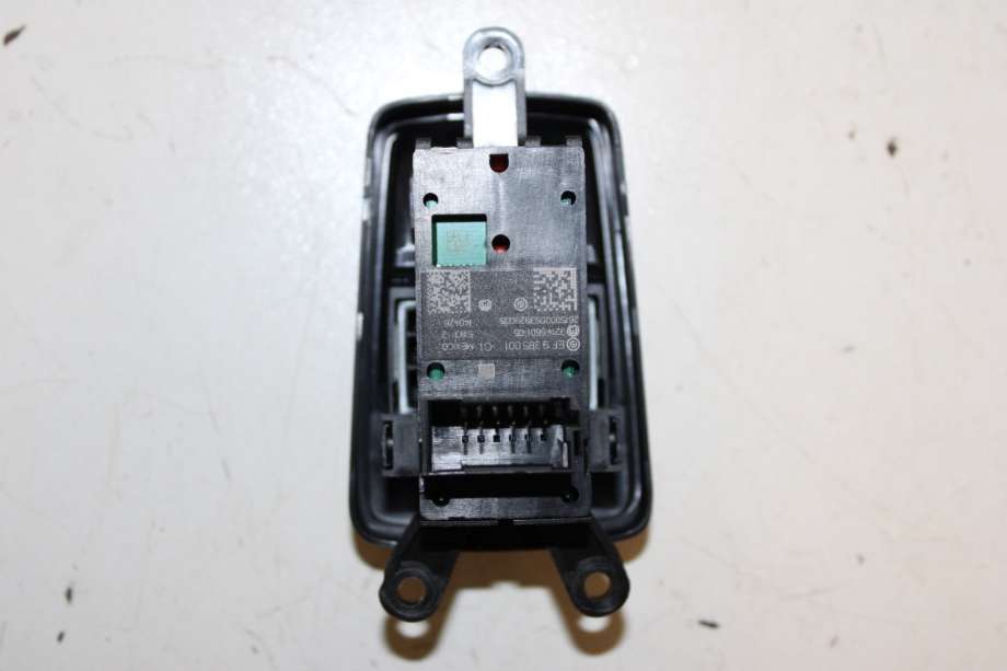 Bryter elektrisk håndbrekk/parkbrems til BMW 2-Serie, Active/Gran Tourer 2014-->> (F45/F46) (F45/F46) (BMW|61 31 9 877 888|)
