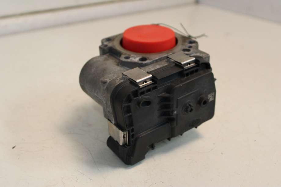 Spjeldhus til VW Passat 2015-2019 (Fase 1) (B8) (B8) (VOLKSWAGEN|03F 133 062 E|)