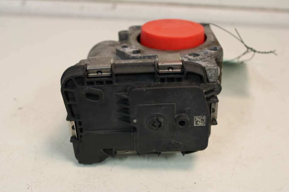 Spjeldhus til VW Passat 2015-2019 (Fase 1) (B8) (B8) (VOLKSWAGEN|03F 133 062 E|)