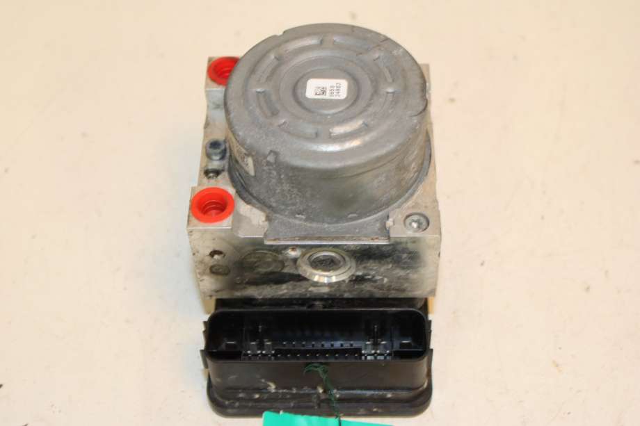 ABS sentral til VW Passat 2015-2019 (Fase 1) (B8) (B8) (VOLKSWAGEN|5Q0 614 517 BL|)