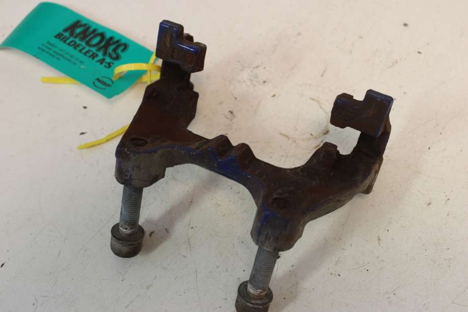 Bremsecaliper brakett til VW Passat 2015-2019 (Fase 1) (B8) (B8) (VOLKSWAGEN|5G0 615 425|)