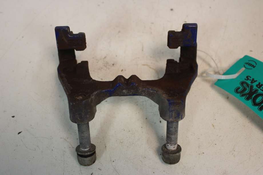 Bremsecaliper brakett til VW Passat 2015-2019 (Fase 1) (B8) (B8) (VOLKSWAGEN|5G0 615 425|)