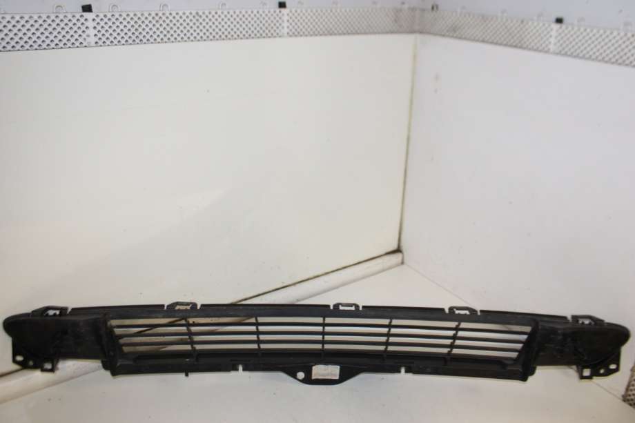 Grill midt til Tesla Model 3 2018-2023 (Fase 1)  (TESLA|1085927-00-C|)