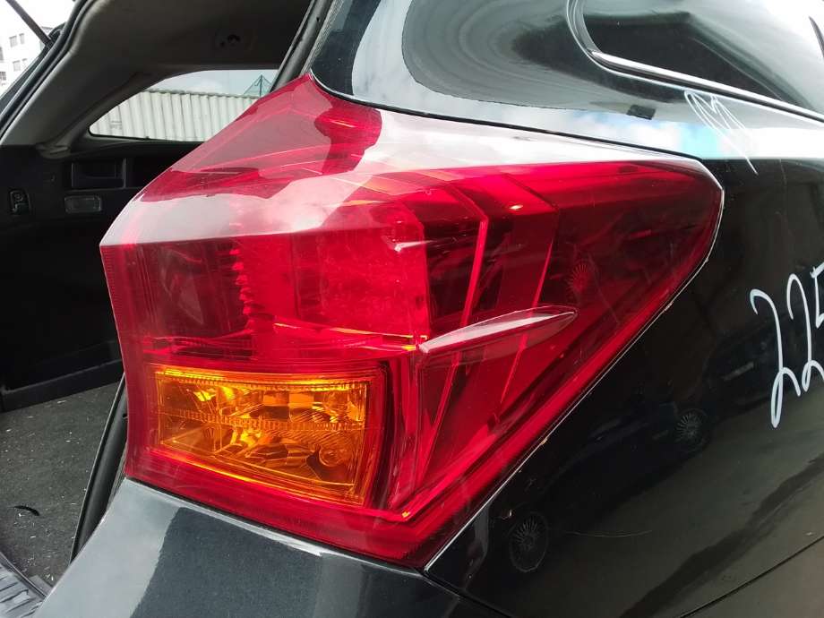 Baklykt høyre til Toyota Auris 2013-2015 (Type II, Fase 1) (TOYOTA|8155102710|)