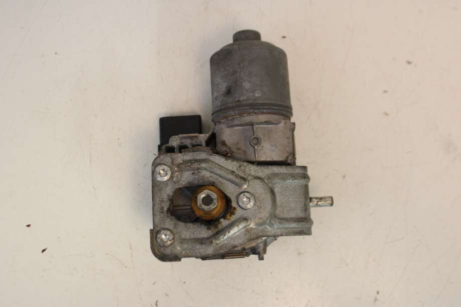 Viskermotor frontrute til Toyota Hilux, 2016-2020  (TOYOTA|851100K171)