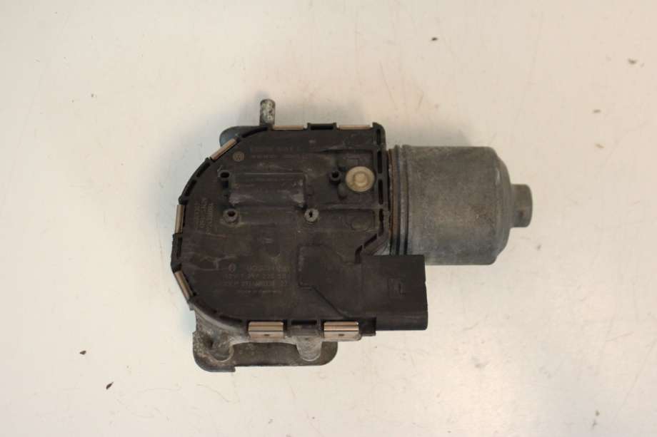 Viskermotor frontrute til Toyota Hilux 2016-2020  (TOYOTA|851100K171|)