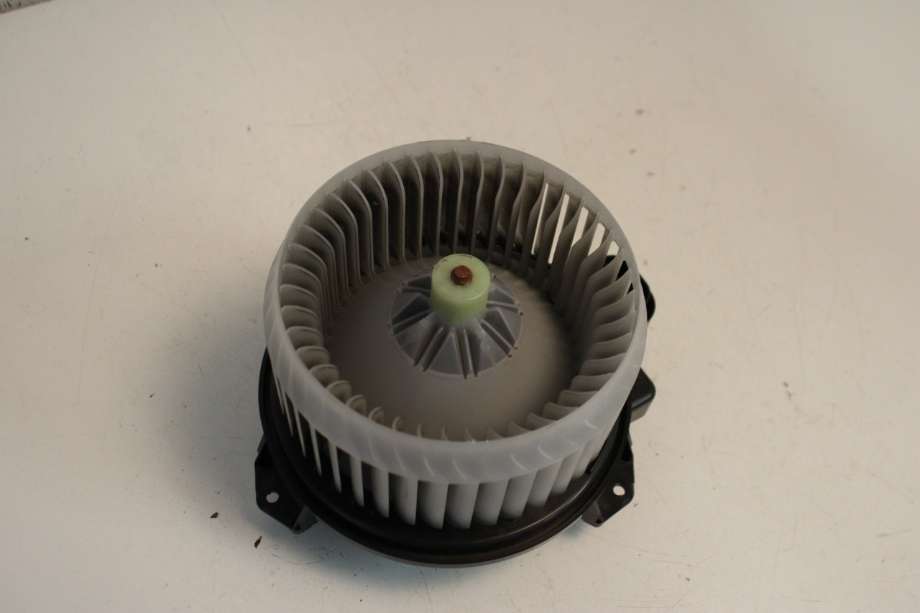 Varmeapparat motor til Toyota Yaris 2014-2020 (Type III, Fase 2)  (TOYOTA|G923052040|G923052020|)