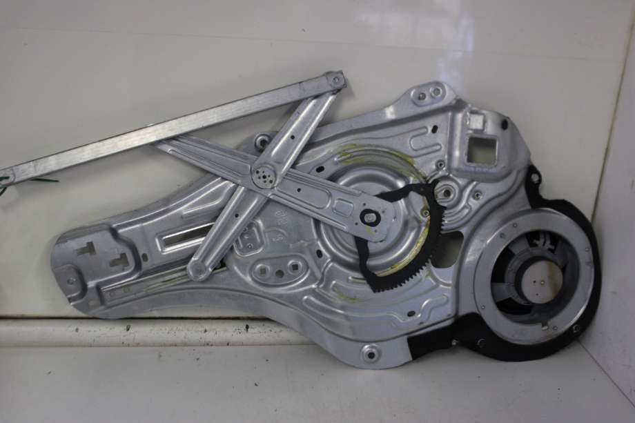 Ruteheis til Kia Sportage 2010-2016 (Type III)  (KIA|824813U000|)