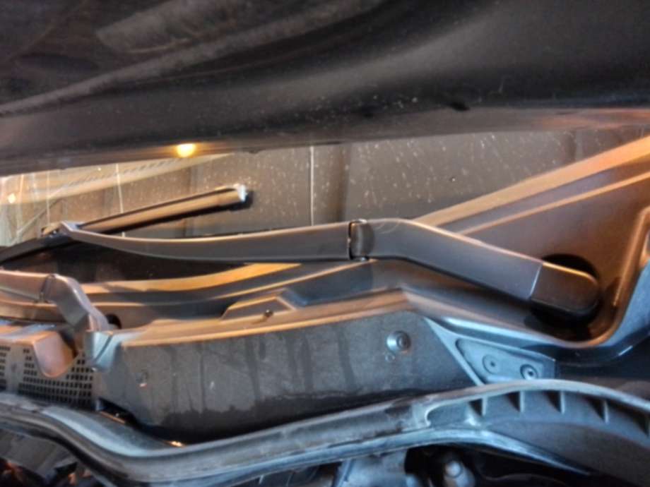 Viskerarmer frontrute til Mazda CX-5, 2012-2017 (Type I)  (MAZDA|KD53-67-321)