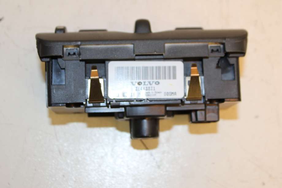 Bryter lys til Volvo V40 2012-2019 (VOLVO|31443831|)