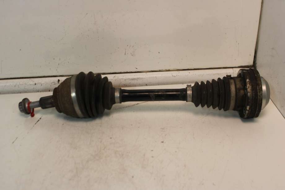 Drivaksel venstre foran til VW Caddy 2015-2020 (Type III, Fase 3)  (VOLKSWAGEN|3AA 407 271|)