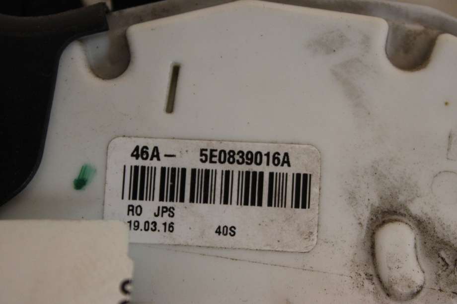 Låsekasse høyre bak til VW Passat 2015-2019 (Fase 1) (B8) (B8) (VOLKSWAGEN|5NA 839 016 E|5TA 839 016 Q|)