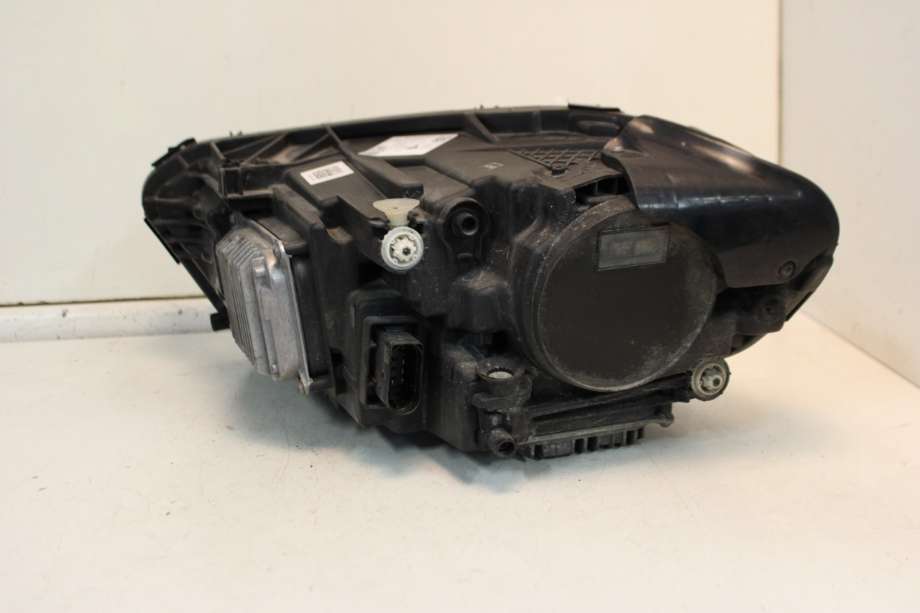 Frontlykt høyre halogen til Mercedes A-Klasse 2018-->> (W177) (W177) (MERCEDES|A 177 906 08 01|)