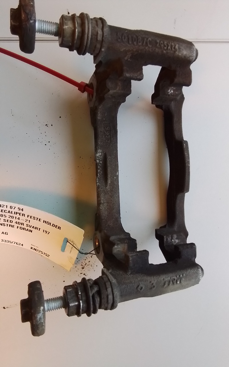 Bremsecaliper brakett til Mercedes C-Klasse 2014-2018 (Fase 1) (W205) (W205) (MERCEDES|A 205 421 07 94|)