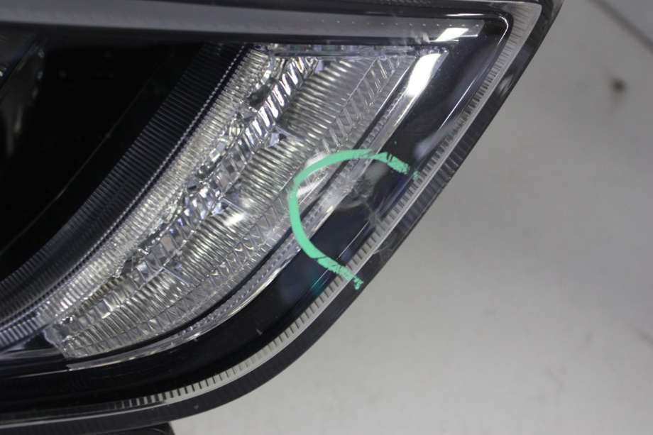 Frontlykt høyre halogen til Hyundai Ioniq Electric 2016-2019 (Fase 1)  (HYUNDAI|92102G 7000MBL|)