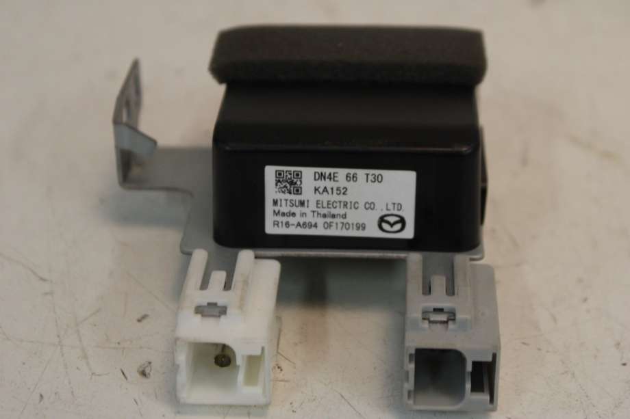 Antenne navigasjon til Mazda MX-30 2020-->>  (MAZDA|DN4E66T30|)