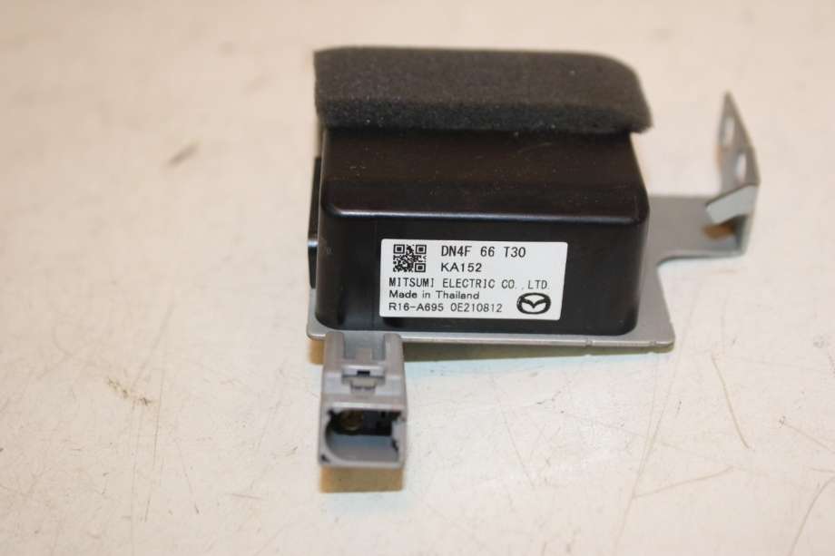 Antenne navigasjon til Mazda MX-30 2020-->>  (MAZDA|DN4F66T30|)