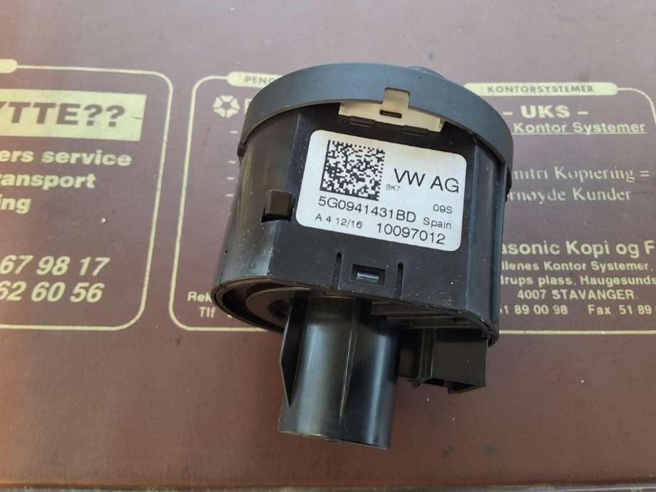 Bryter lys til VW Golf VII 2012-2017 (Fase 1)  (VOLKSWAGEN|5G0 941 431 BD|)