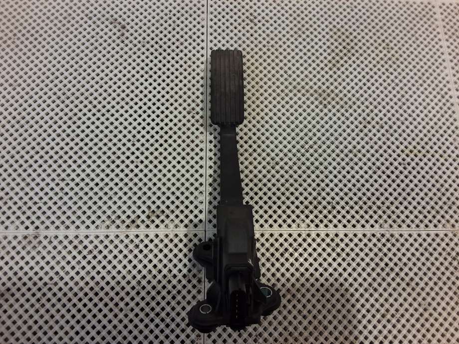 Pedal gass/brems/clutch til Mitsubishi Outlander, 2015-->> (Type III, Fase 2)  (MITSUBISHI|1600A116)