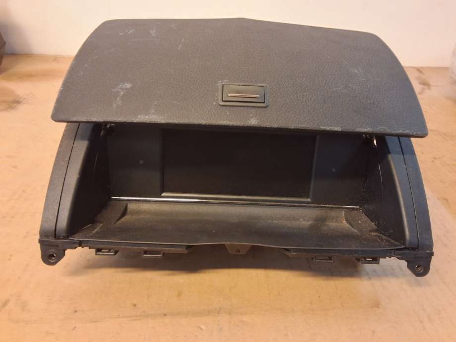 Multimedia display (MCU - Media Controller Unit) til Mercedes C-Klasse 2007-2011 (Fase 1) (W204) (W204) (MERCEDES|A 204 820 54 97|)