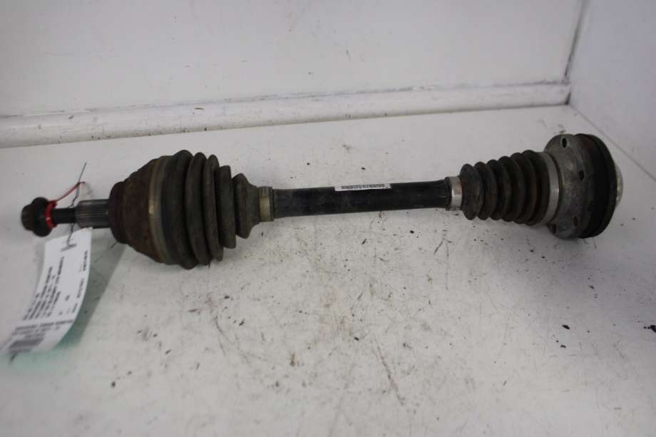 Drivaksel venstre foran til VW Caddy, 2010-2015 (Type III, Fase 2)  (VOLKSWAGEN|2K3 407 271 BX)