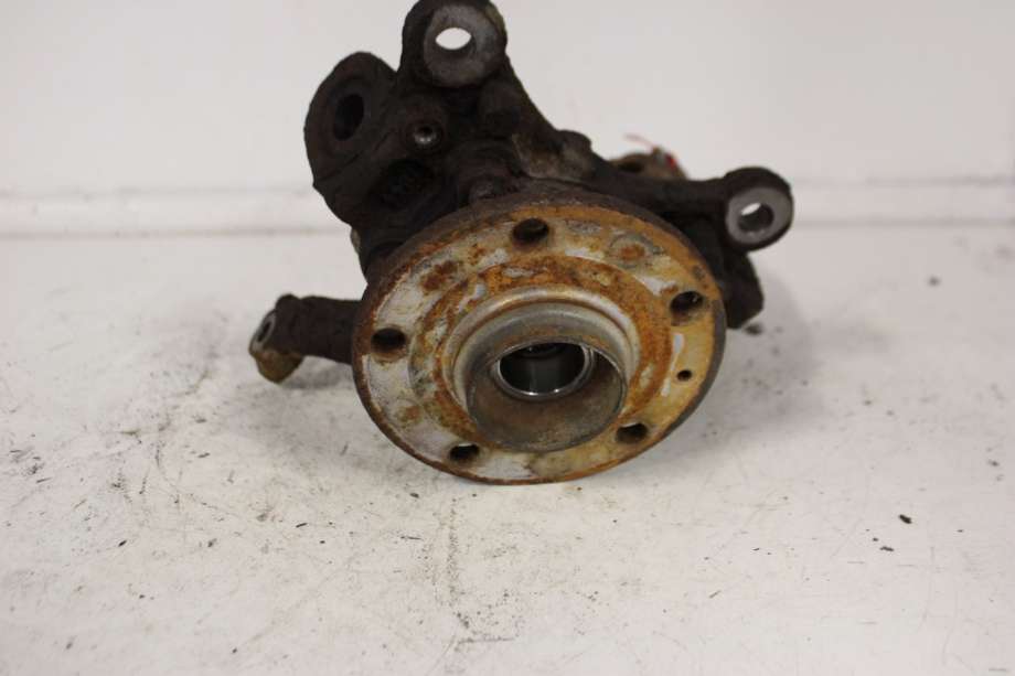 Hjulspindel venstre foran til VW Caddy 2010-2015 (Type III, Fase 2) (VOLKSWAGEN|1K0 407 255 AA|)