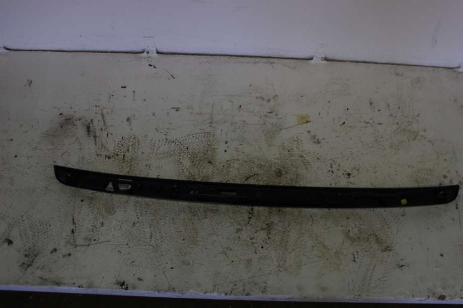 Spoiler bakluke til Mercedes EQV 2020-->> (W447) (W447) (MERCEDES|A 447 694 00 82|)
