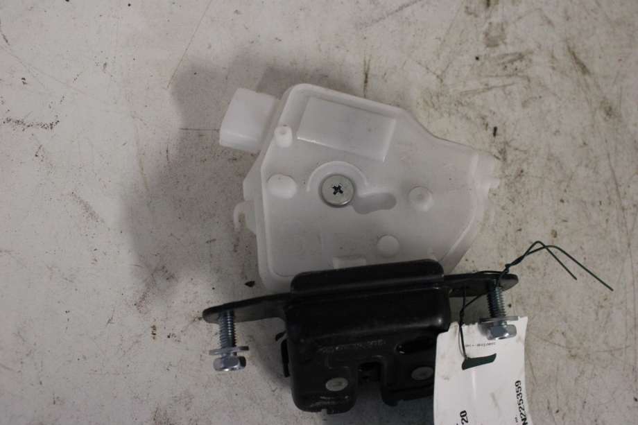 Baklukelås til Toyota Yaris 2014-2020 (Type III, Fase 2)  (TOYOTA|6935002090|)