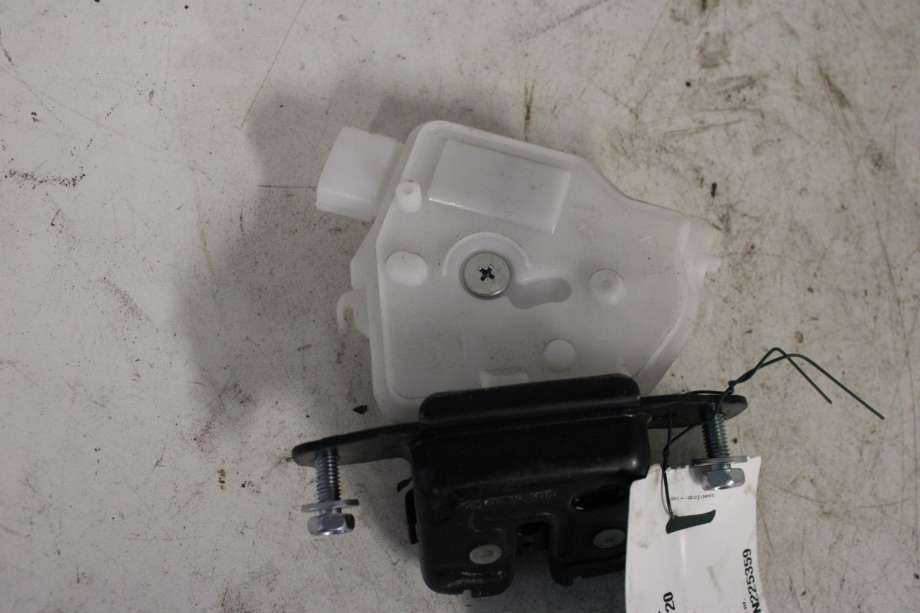 Baklukelås til Toyota Yaris 2014-2020 (Type III, Fase 2)  (TOYOTA|6935002090|)