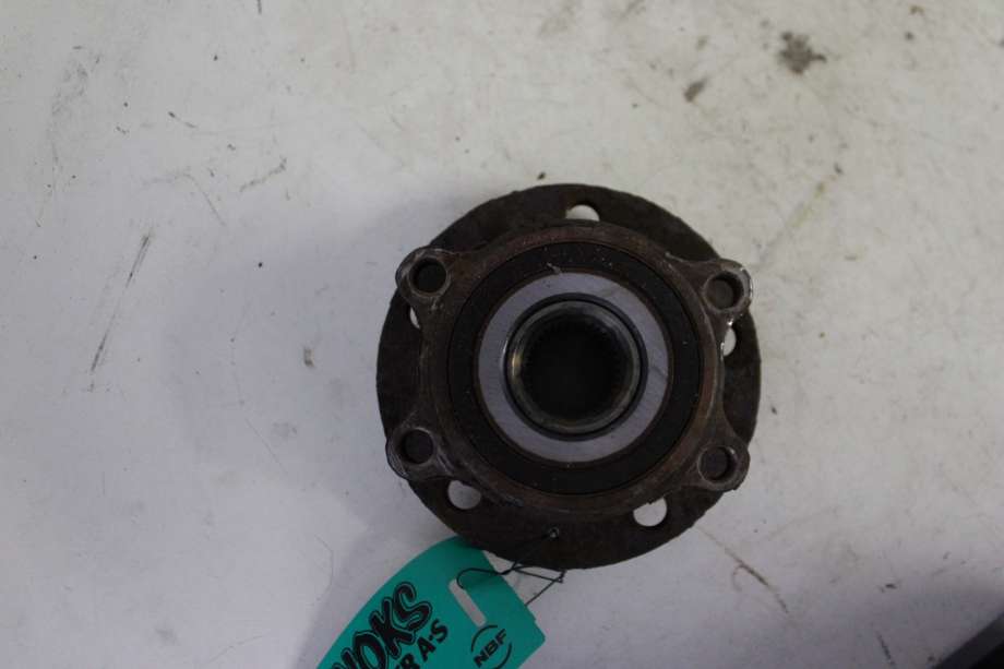 Hjulnav venstre bak til VW Caddy 2010-2015 (Type III, Fase 2) (VOLKSWAGEN|5K0 498 621|)