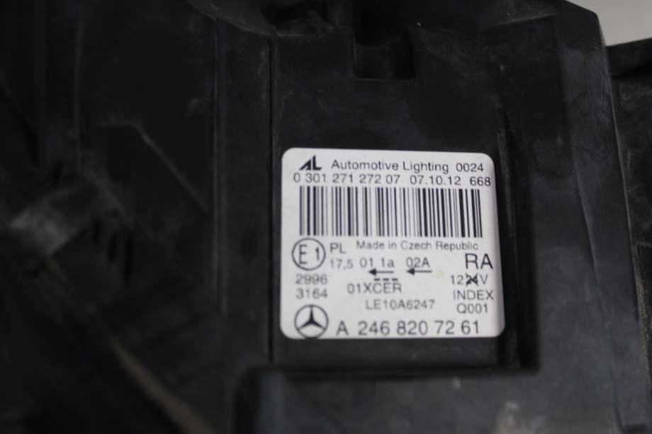 Frontlykt høyre halogen til Mercedes B-Klasse 2011-2018 (W246) (W246) (MERCEDES|A 246 820 02 39|)