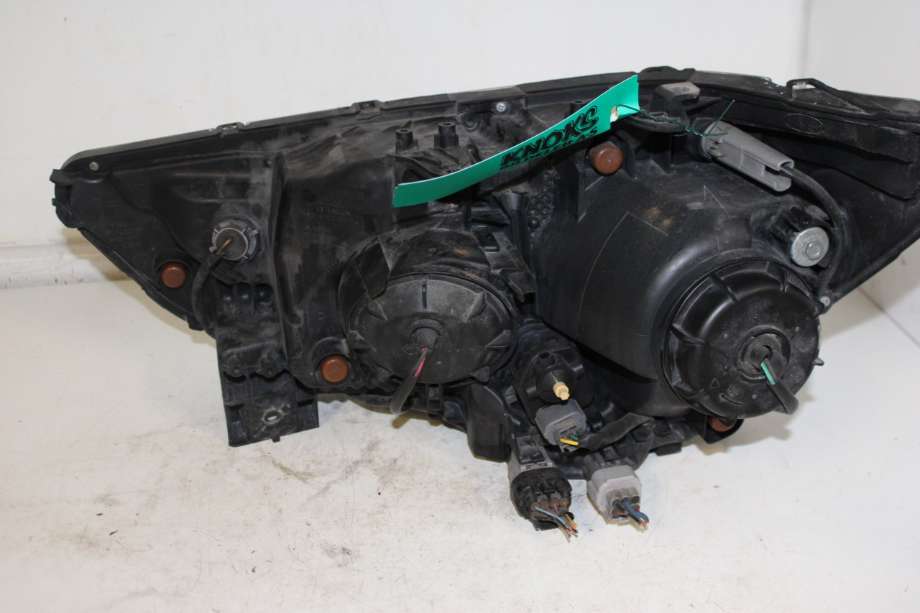 Frontlykt høyre halogen til Mitsubishi ASX 2010-2019 (MITSUBISHI|8301B588|)