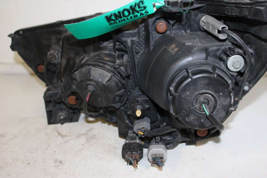Frontlykt høyre halogen til Mitsubishi ASX 2010-2019 (MITSUBISHI|8301B588|)