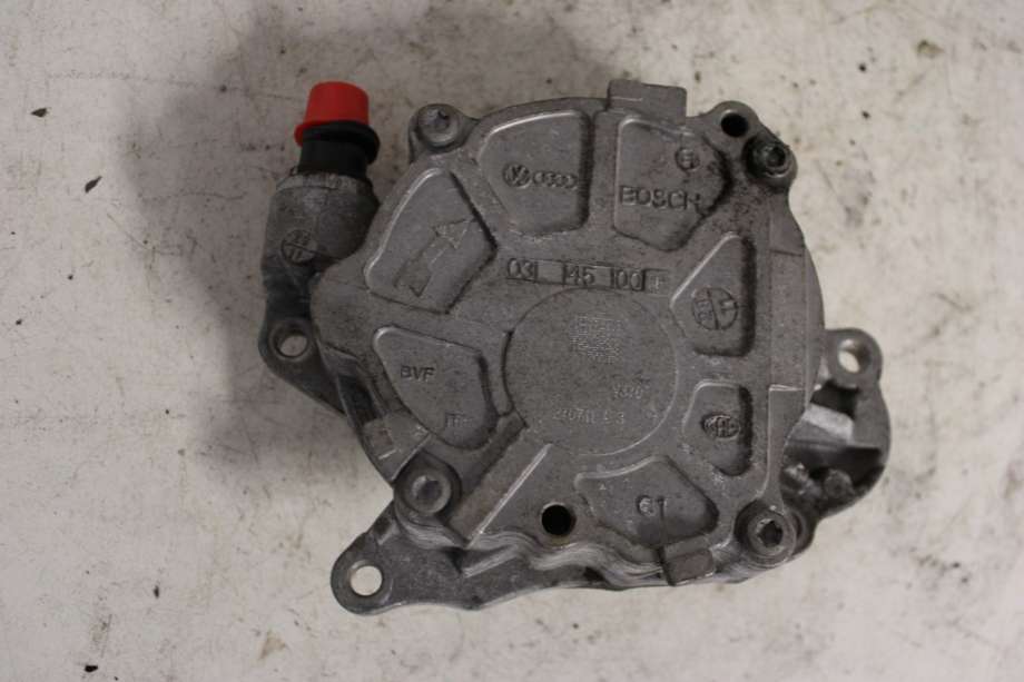 Vakuumpumpe til VW Passat 2011-2015 (B7) (B7) (VOLKSWAGEN|03L 145 100 F|)