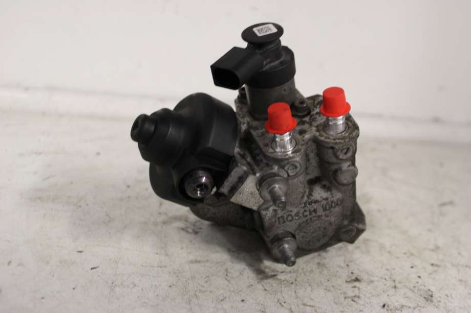 Diverse deler til VW Passat 2011-2015 (B7) (B7) (VOLKSWAGEN|03L 115 105 F|)