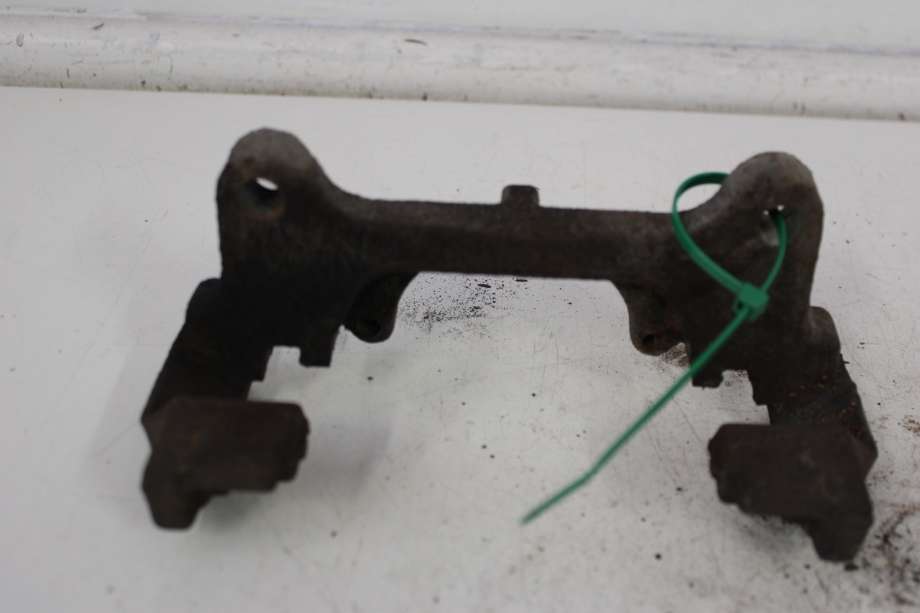 Bremsecaliper brakett til VW Passat 2011-2015 (B7) (B7) (VOLKSWAGEN|3C0 615 125 A|)