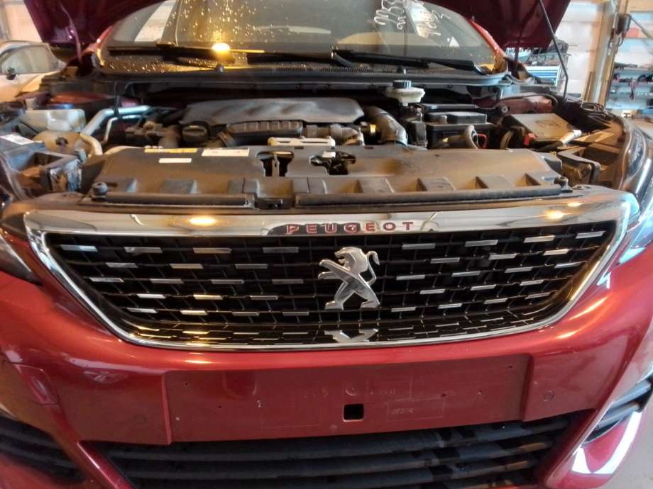 Grill til Peugeot 308, 2013-2021 (Type II)  (PEUGEOT|16 276 794 80)