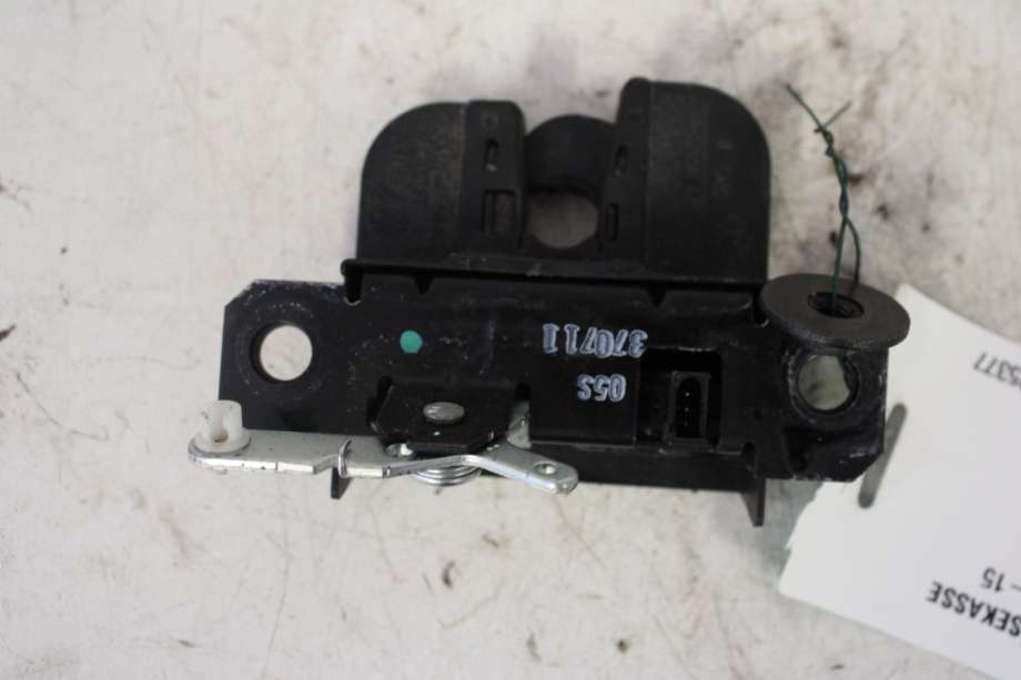 Baklukelås til VW Caddy 2010-2015 (Type III, Fase 2) (VOLKSWAGEN|2K5 827 505|)