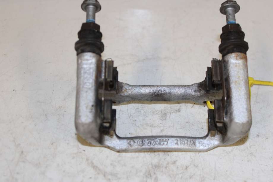 Bremsecaliper brakett til Mini One/Cooper 2007-2014 (R55-57) (R55-57) (MINI|34 21 6 776 927|)